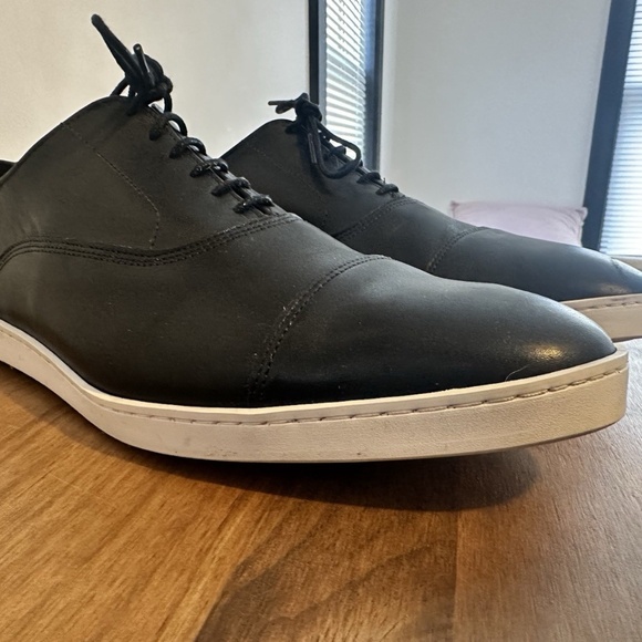 Allen Edmonds \